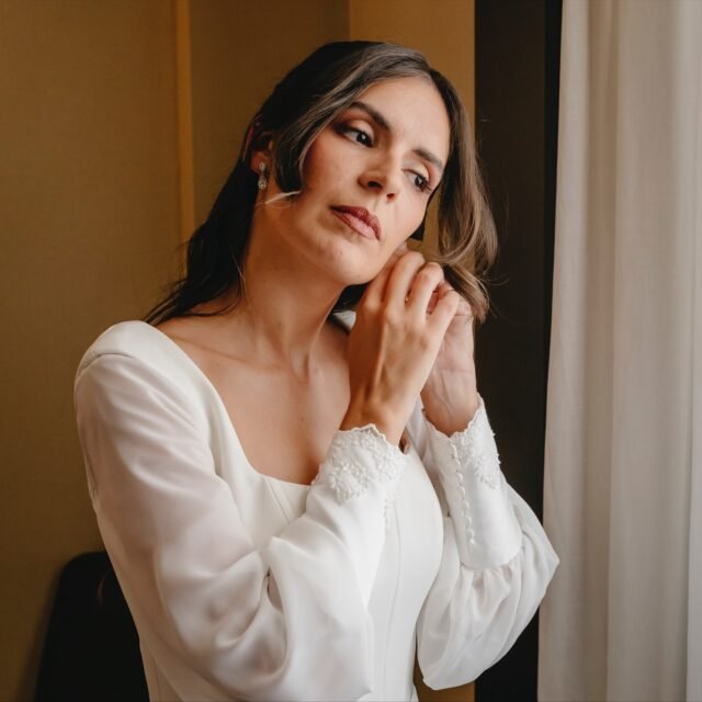 Entregando bodas bonitas como si no hubiera un mañana 😎📸
Nos flipa ver cómo cada historia tiene su propia magia.
Risas, lágrimas, bailes… y nosotros ahí, pillando cada segundo.
Gracias a todas las parejas que confían en nuestro ojo (y en nuestras cámaras 😅)