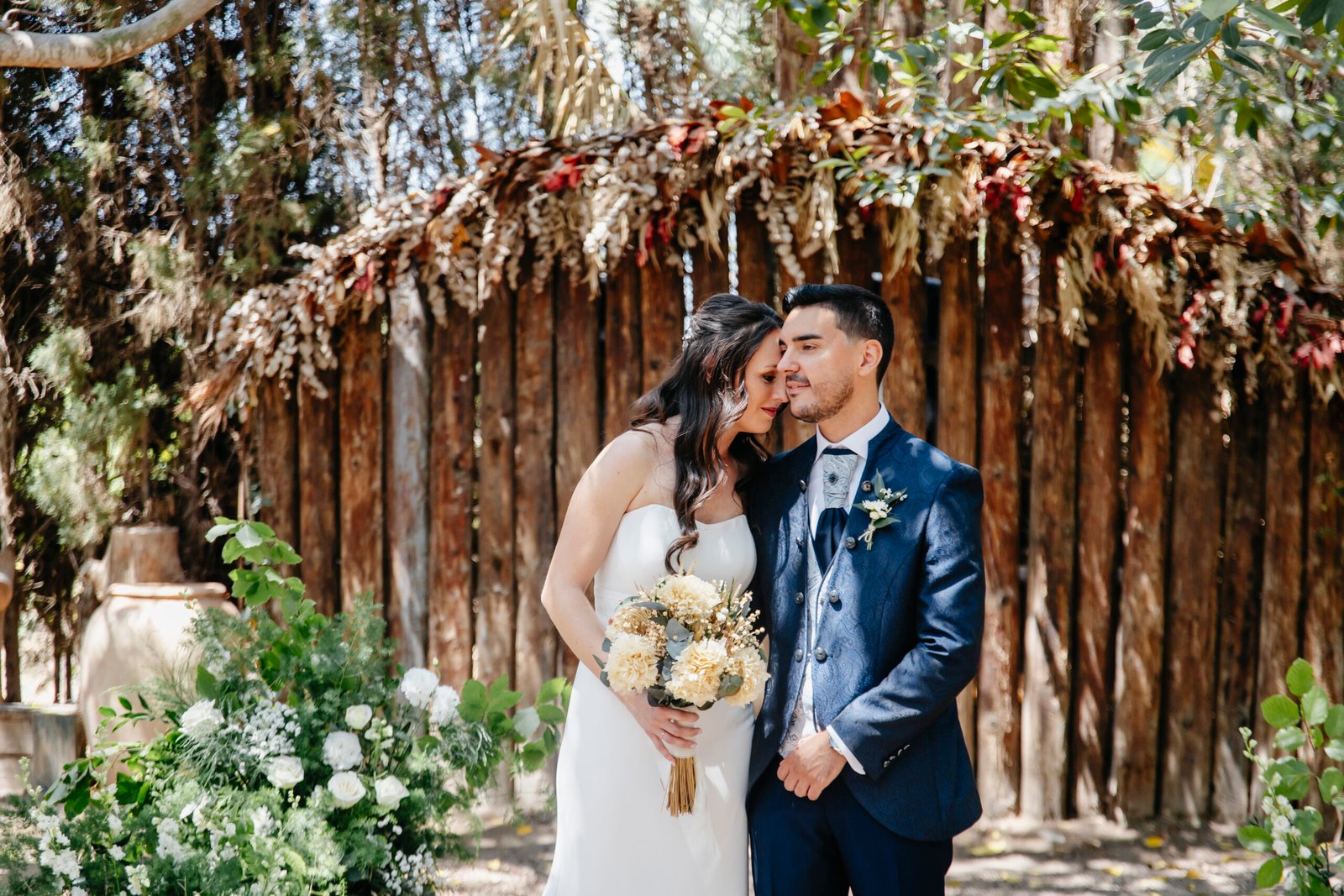 Boda de Denia y Cristian en Finca El Cortijo (Elche): Una celebración al aire libre llena de luz, emoción y elegancia